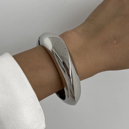 Vintage Vibe Cuff Bangles – Bold Geometry Meets Urban Gold & Silver Shine